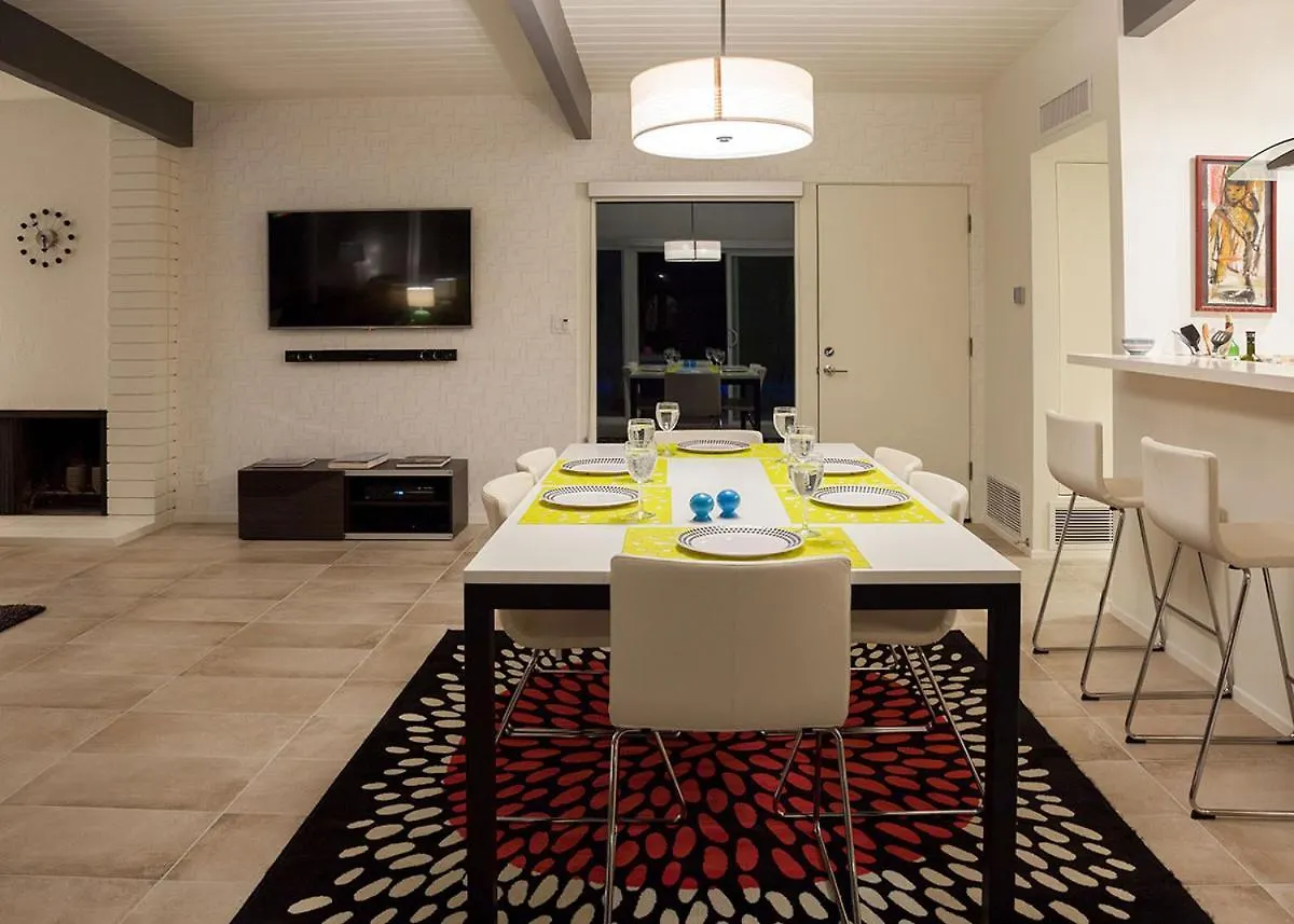 Simply Alexander - 3 Bedroom Palm Springs 0*,